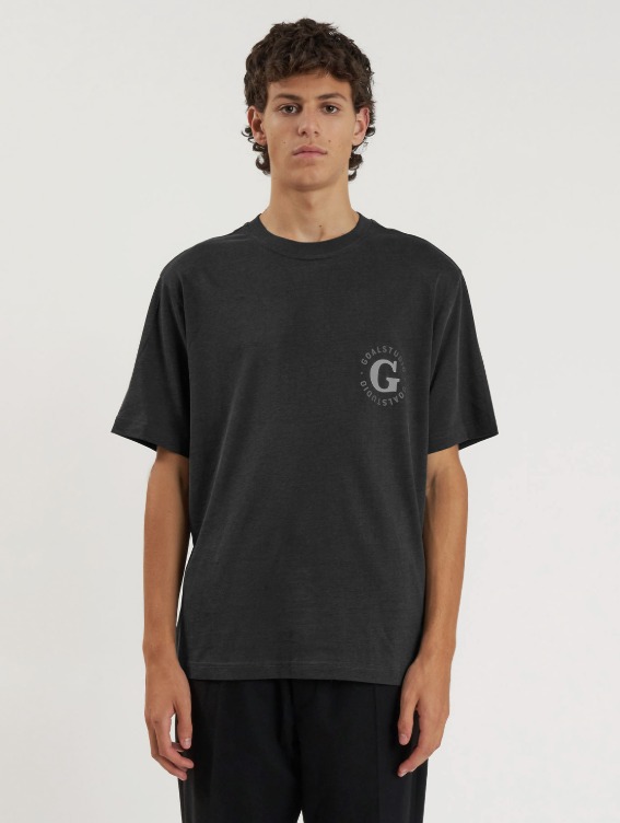 [40%]WHO KNOWS G LOGO PIGMENT DYED TEE - CHARCOAL