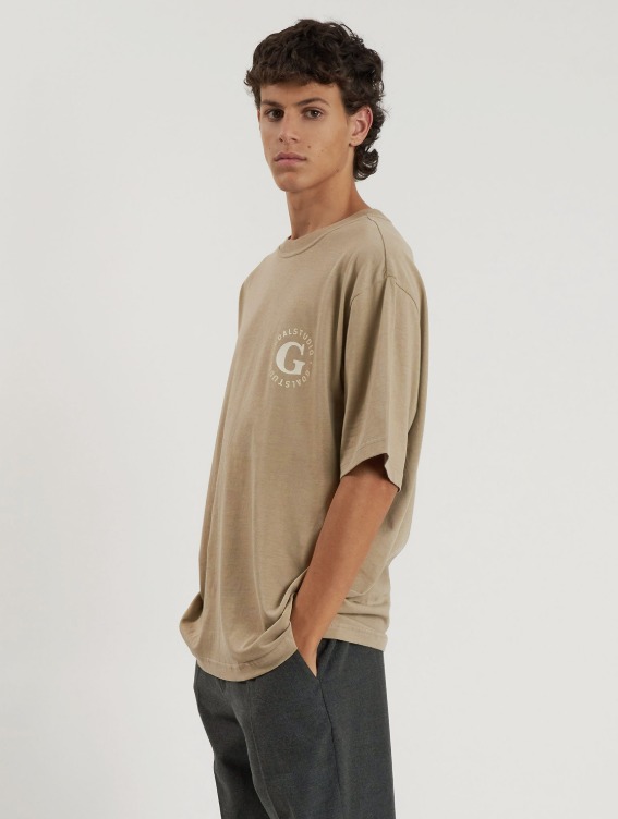 [40%]WHO KNOWS G LOGO PIGMENT DYED TEE - BEIGE